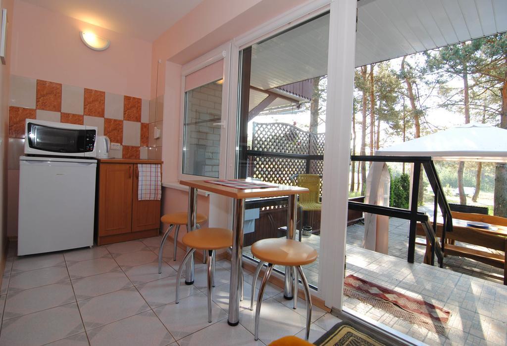 Guesthouse "Nakvyne Pas Zveja" Purvynes Street Nida Eksteriør bilde